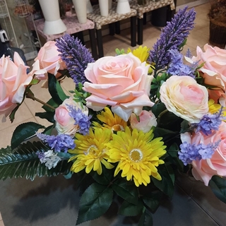 Composición Rosas y margaritas Amarillas - Imagen 1